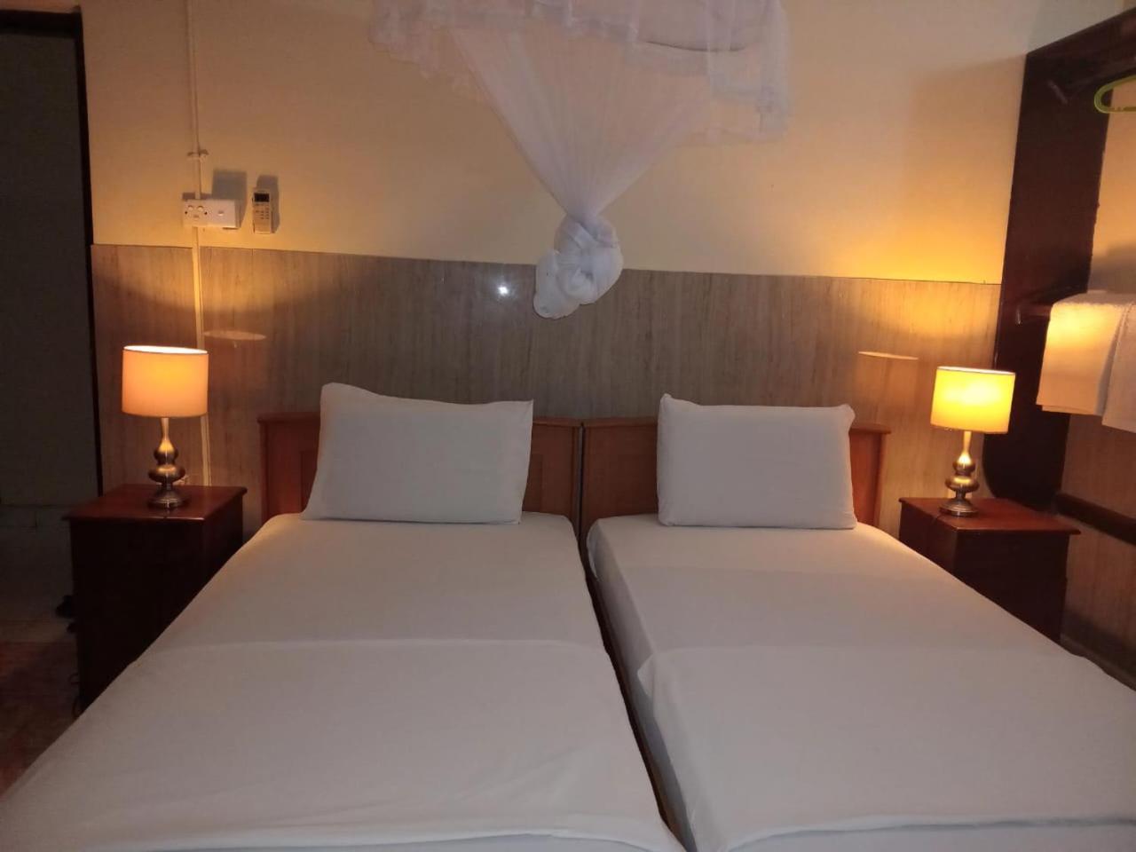 Milano Tourist Rest Anuradhapura Exterior foto