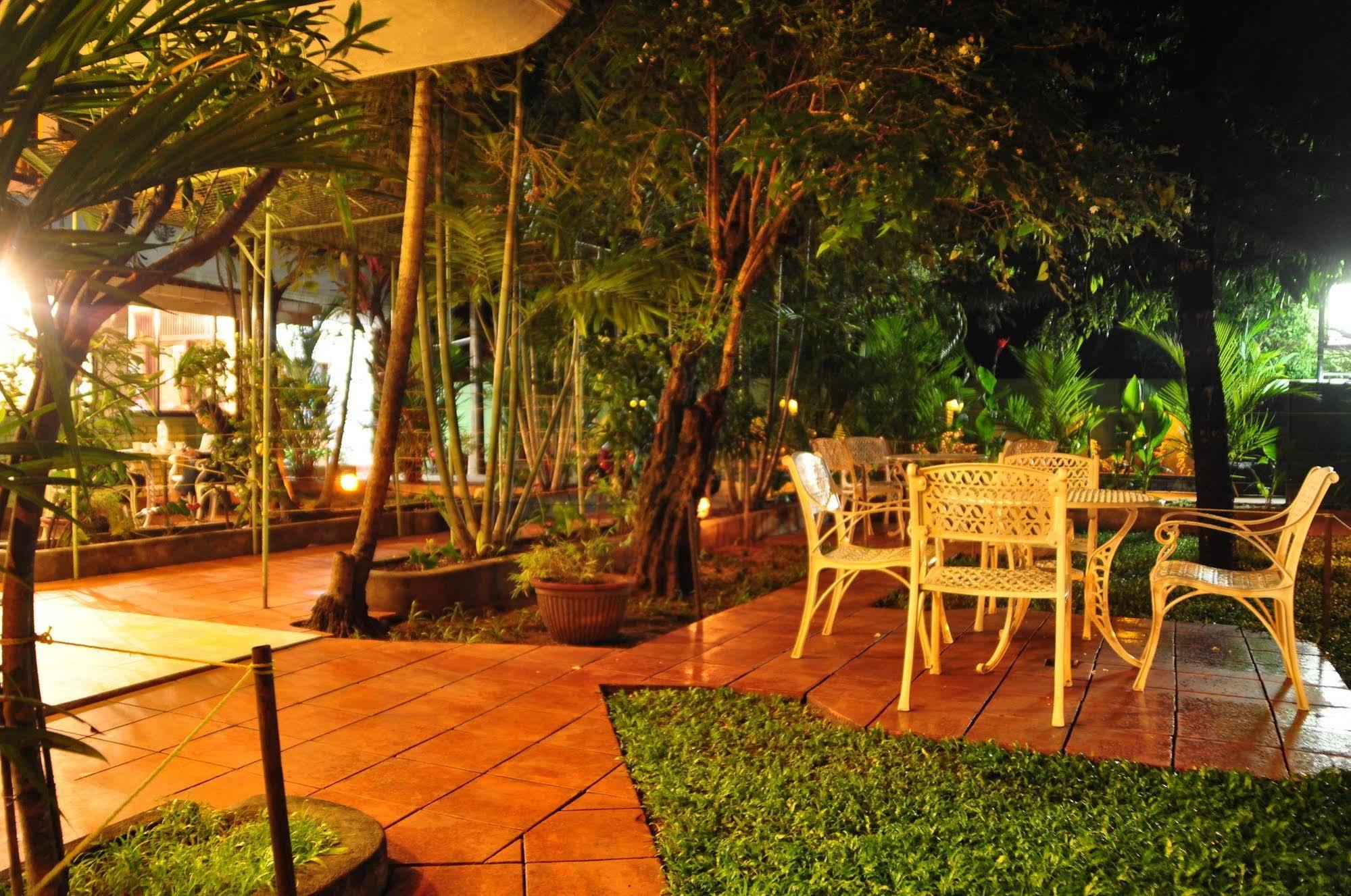 Milano Tourist Rest Anuradhapura Exterior foto