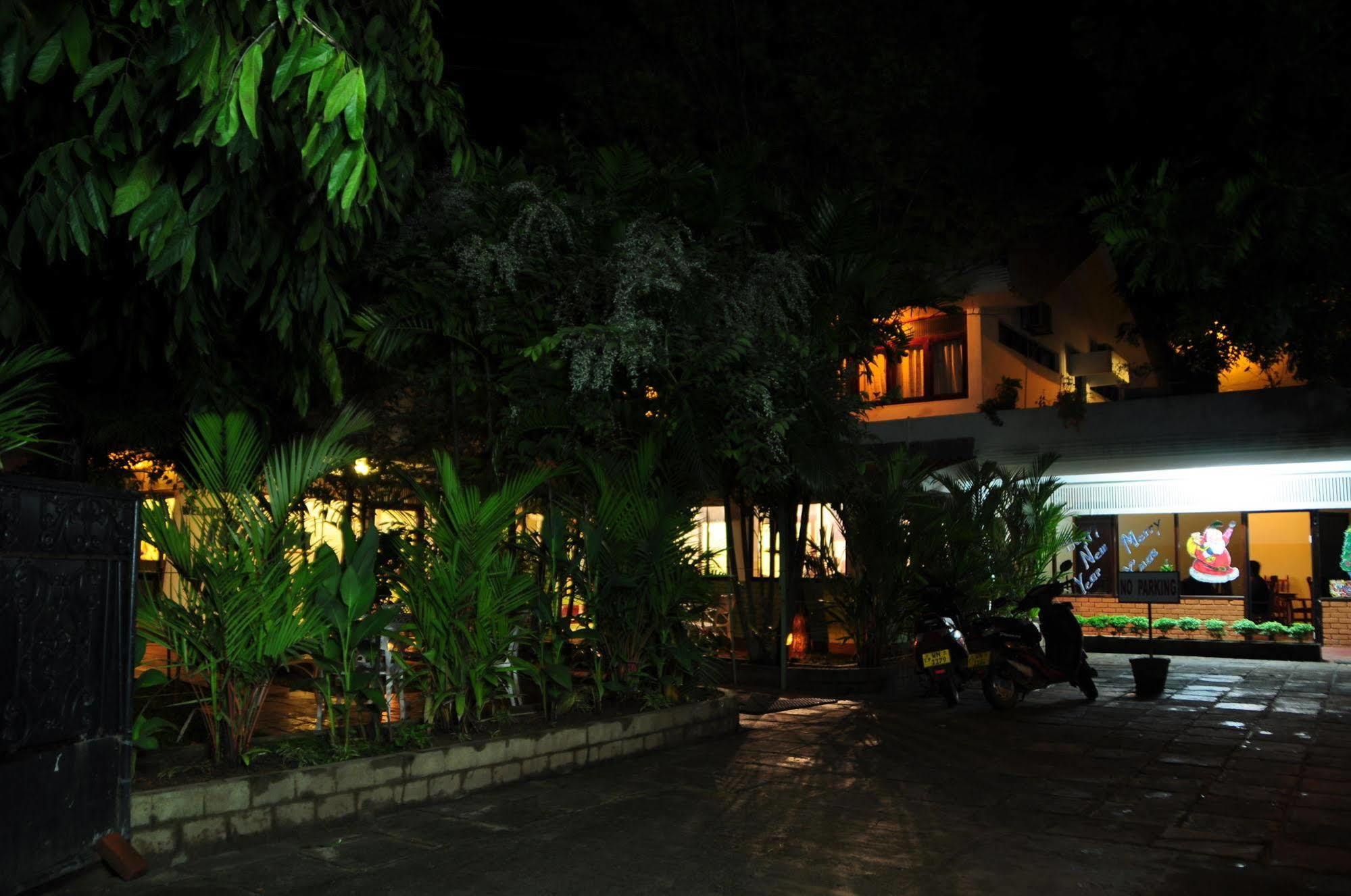 Milano Tourist Rest Anuradhapura Exterior foto