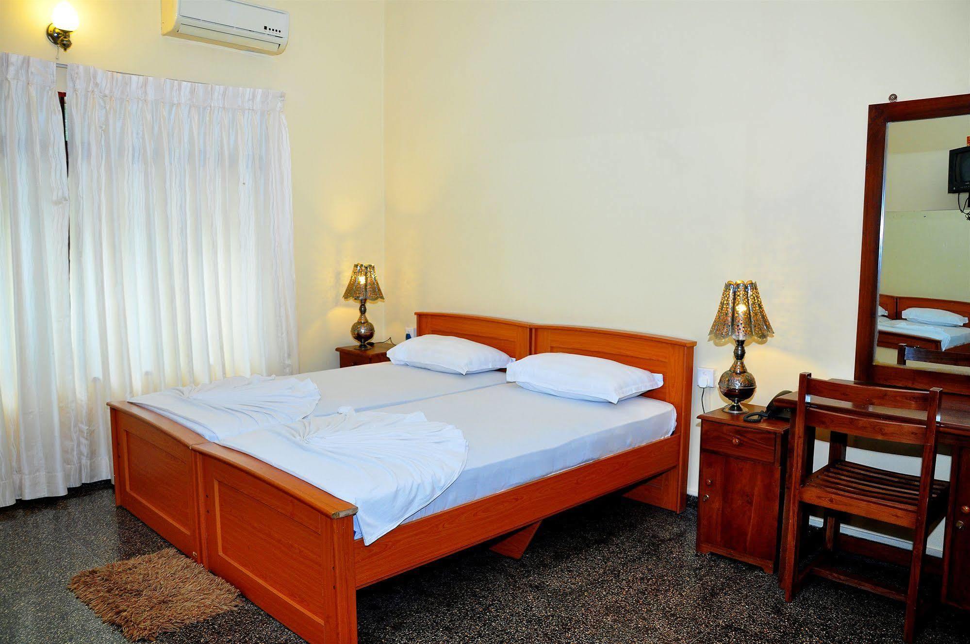 Milano Tourist Rest Anuradhapura Exterior foto