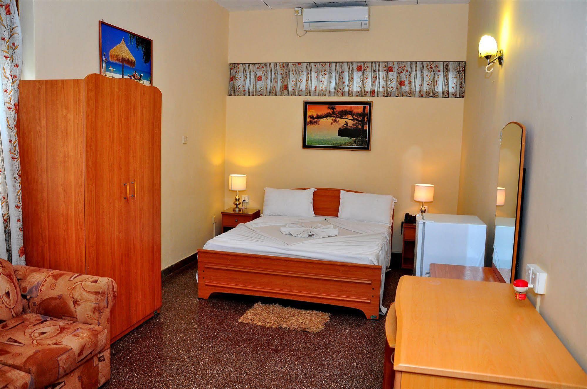 Milano Tourist Rest Anuradhapura Exterior foto